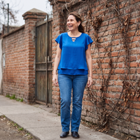 Blusa Azul Tajalí En Espalda lifestyle