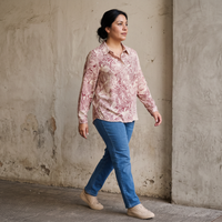 Blusa Manga Larga con Botones Rojo lifestyle