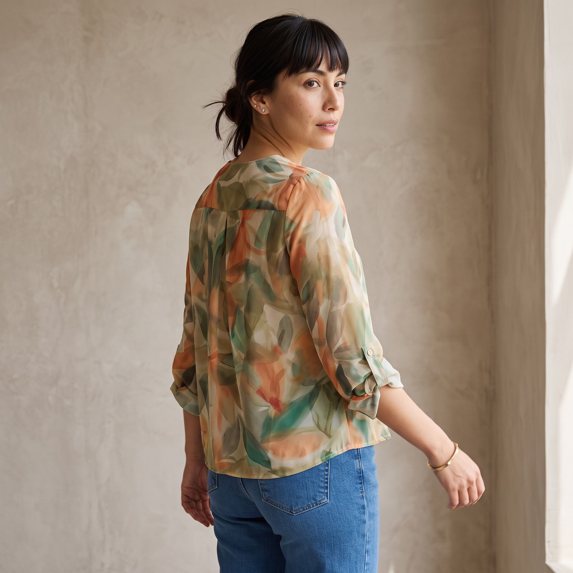 Blusa Manga Larga Escote V Estampada Terracota lifestyle