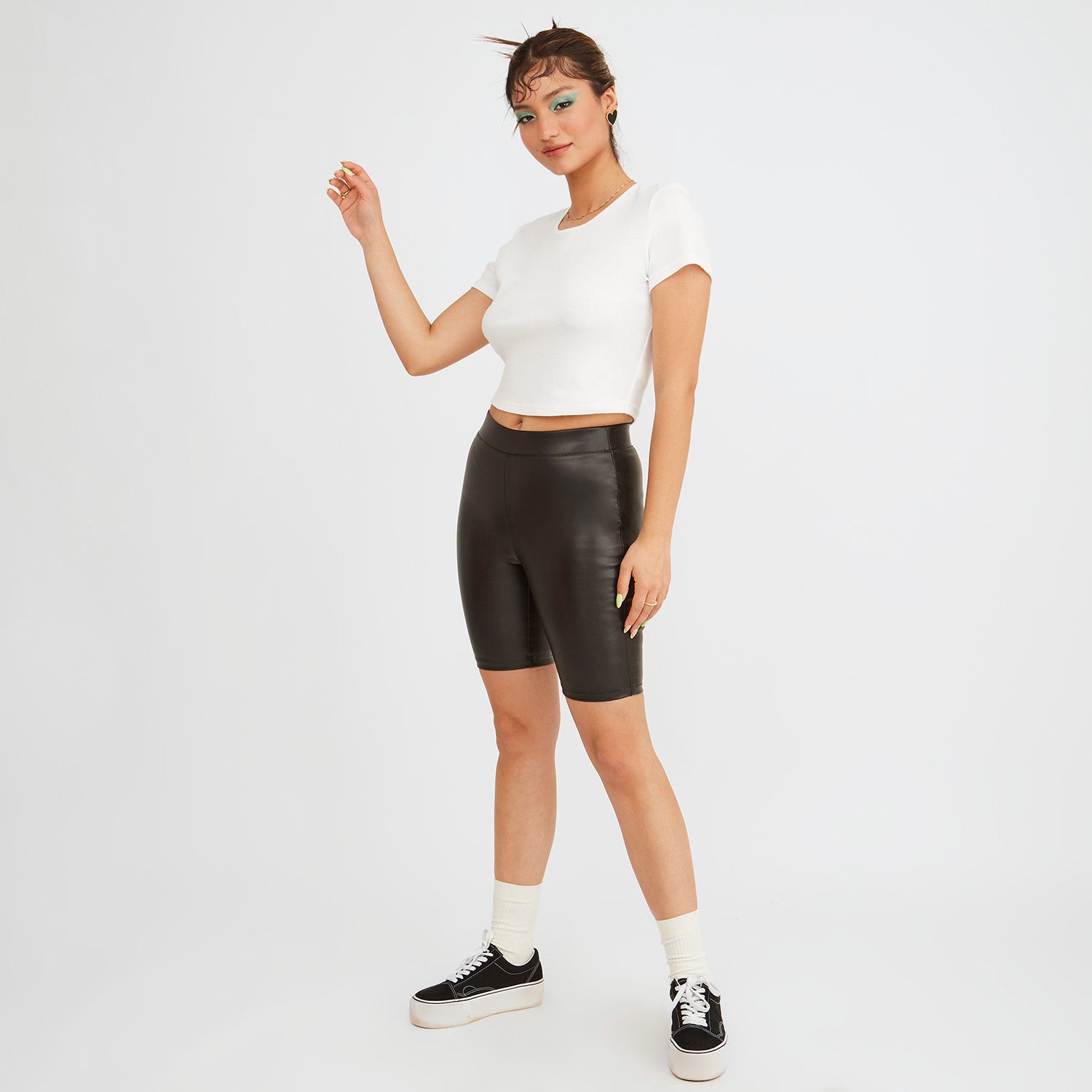 Short Biker Look Piel