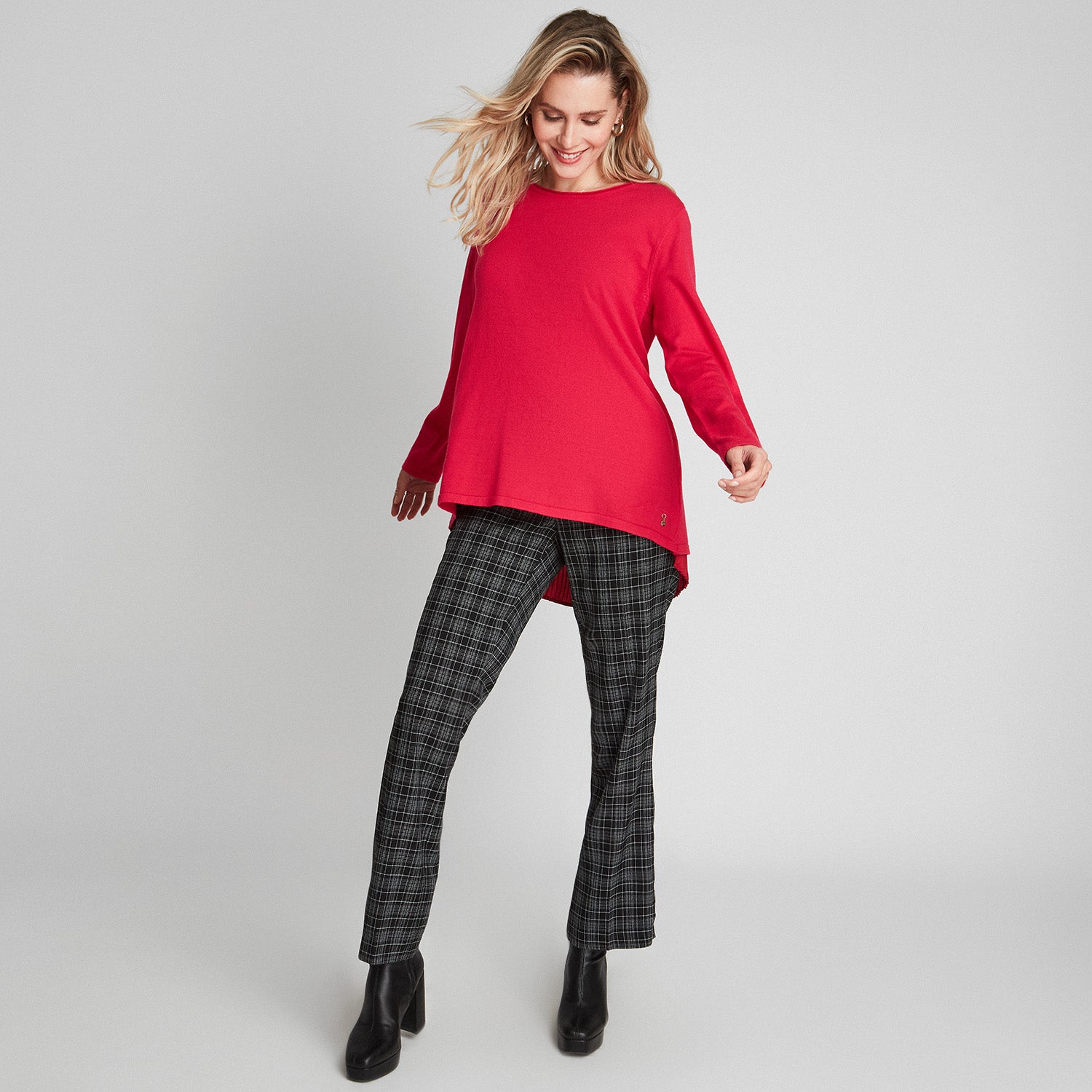 Sweater Cuello Redondo Con Espalda Plisada