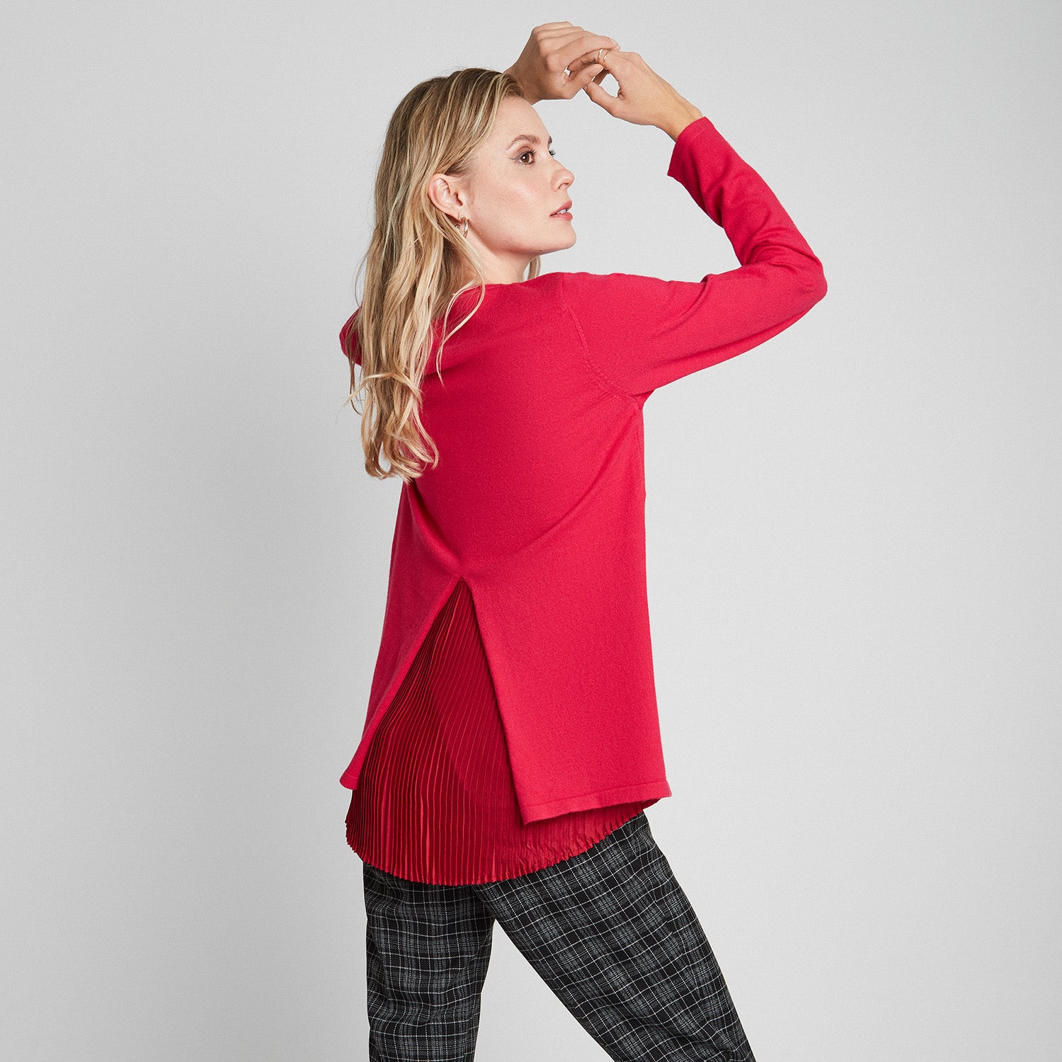 Sweater Cuello Redondo Con Espalda Plisada