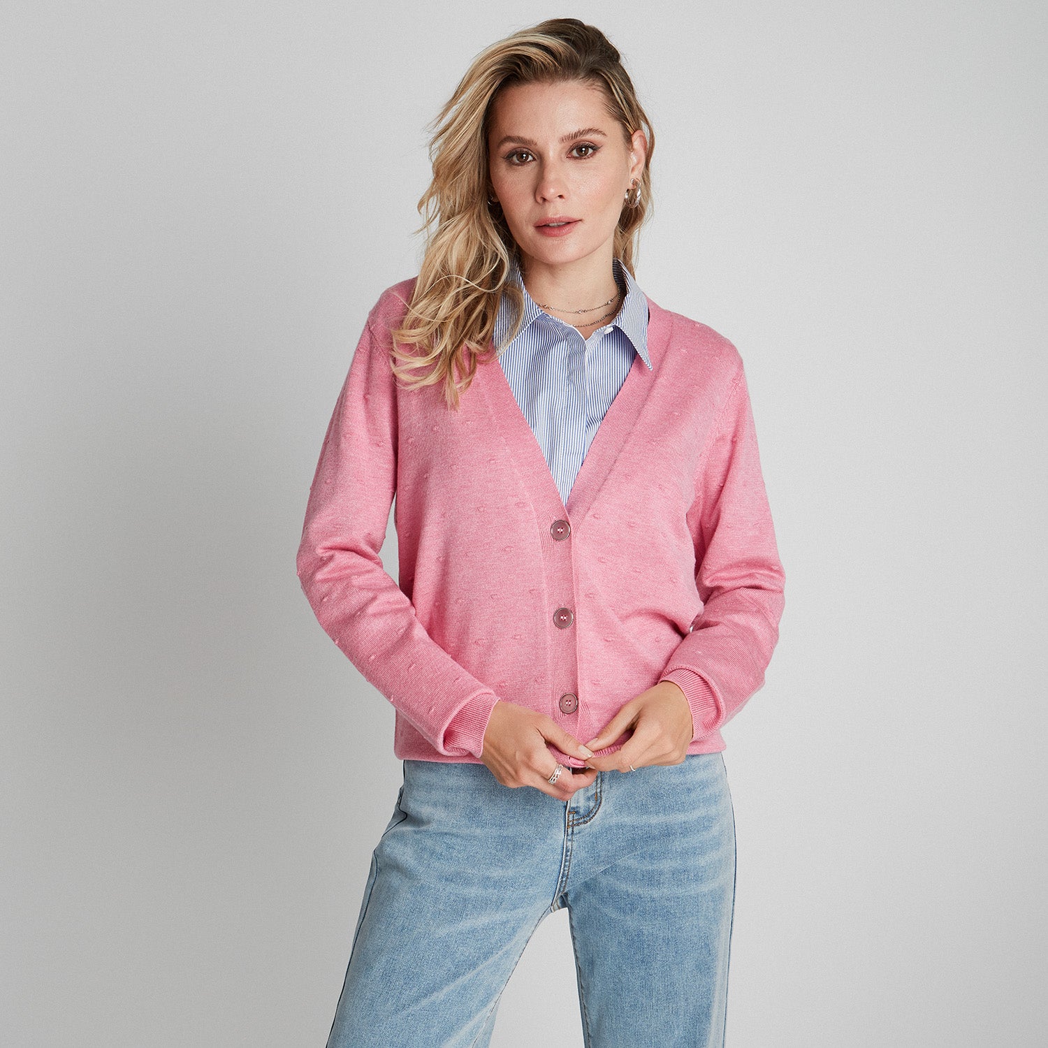 Cardigan Con Relieve Puntitos