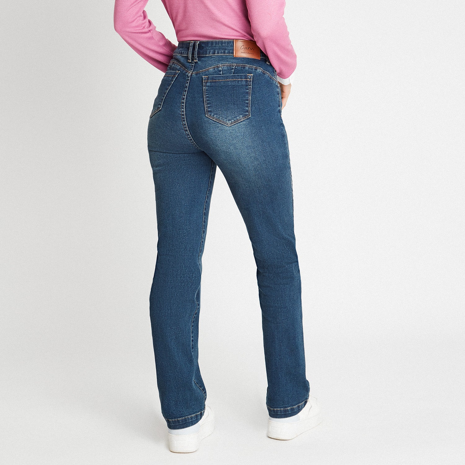Jeans Azul Medio Push Up Recto 5 Bolsillos