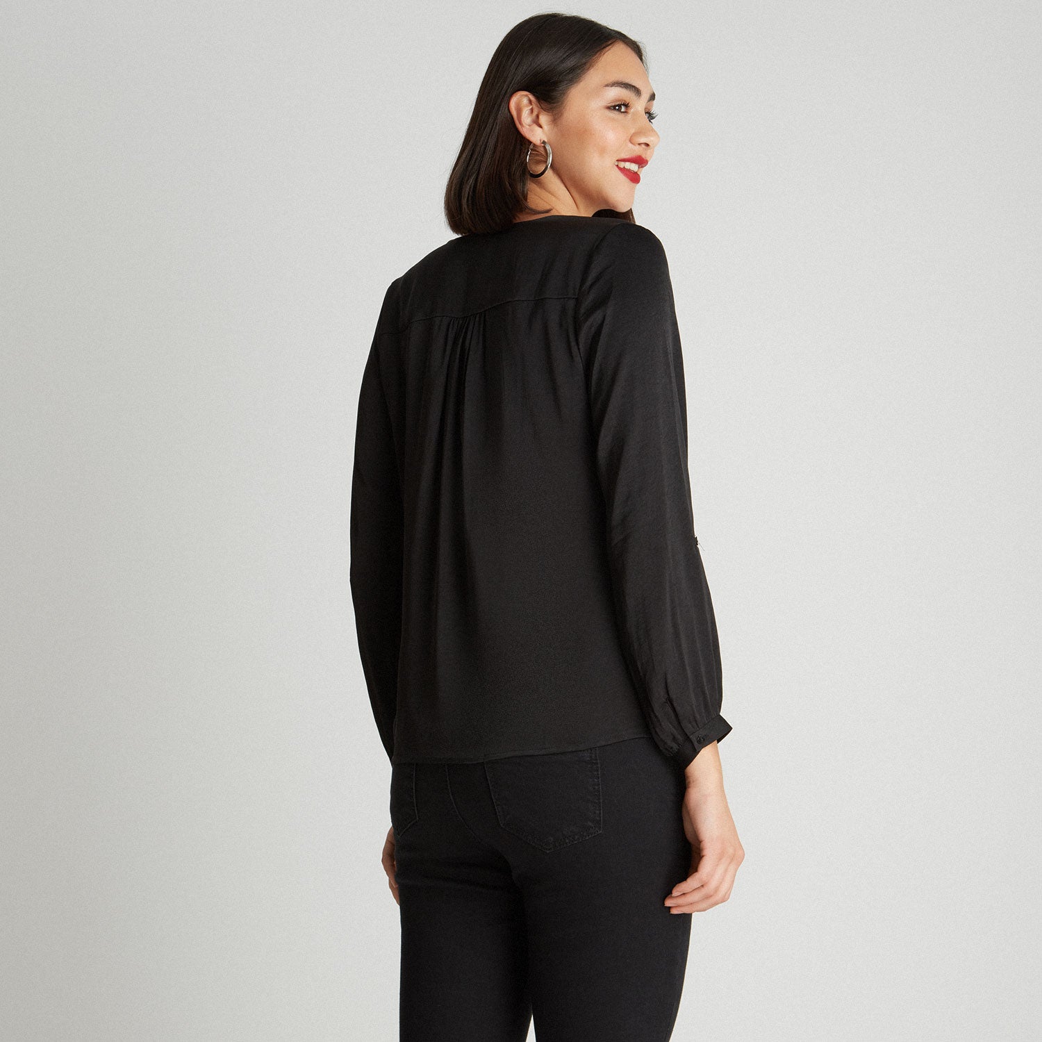 Blusa Manga Larga Con Pliegue Frontal Negro