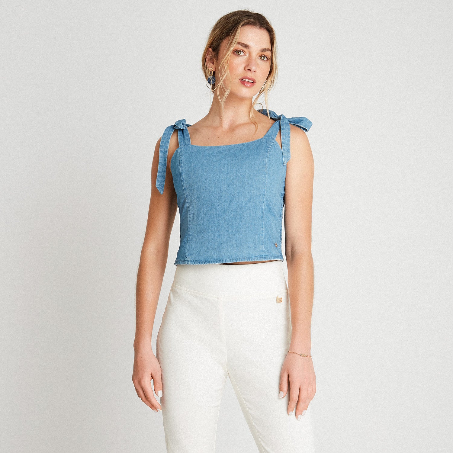 Top Denim Elástico En Espalda Celeste