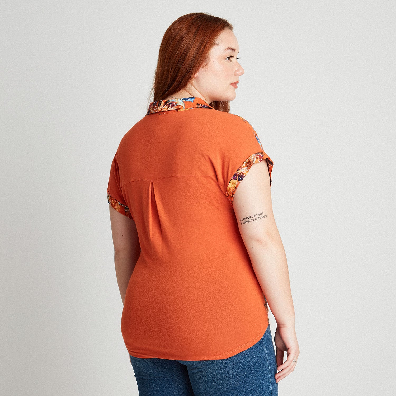 Polera Cuello Camisero Con Nudo Naranja