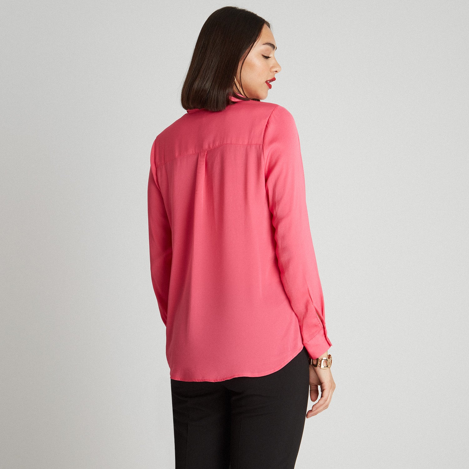 Blusa De Satín Con Botones Tapados Rosado