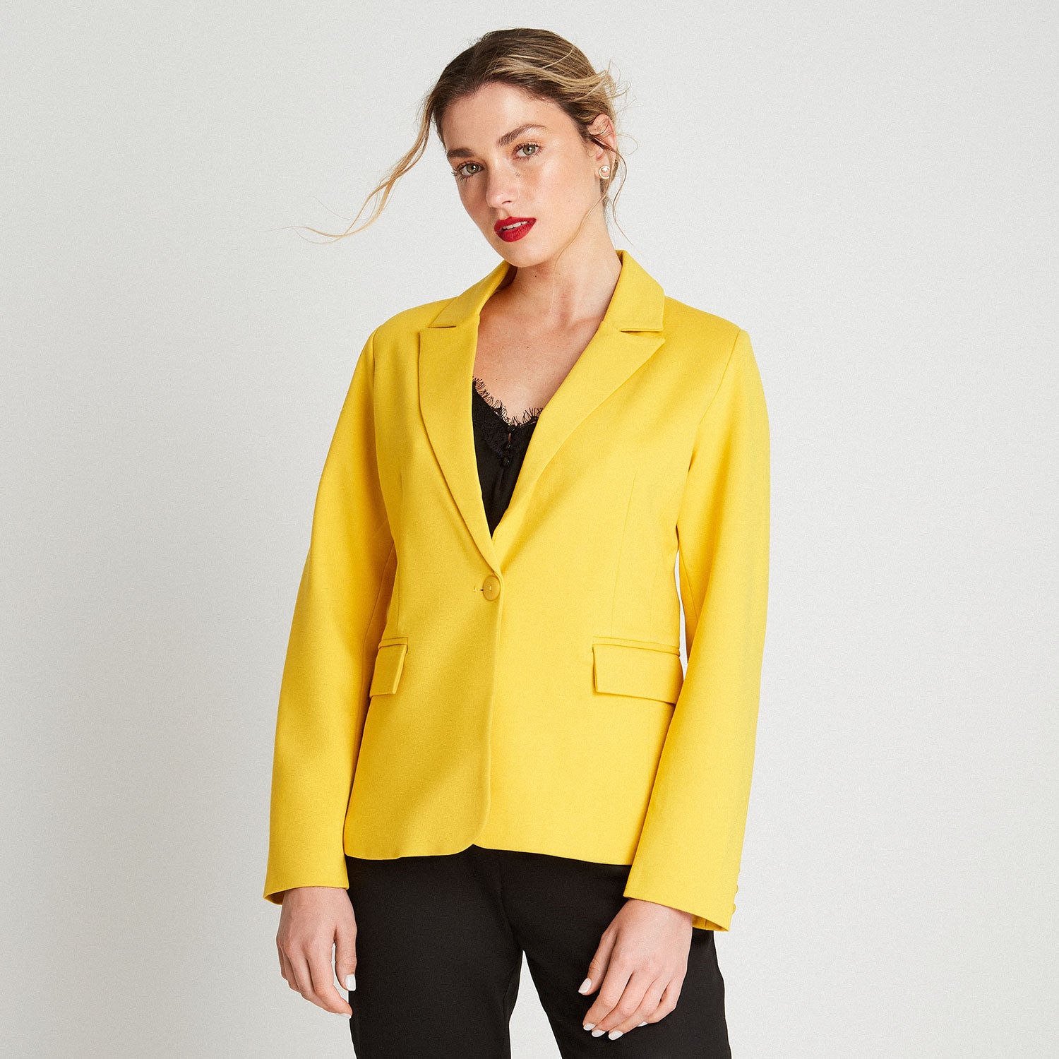 Blazer Con Detalle En Bolsillo Amarillo