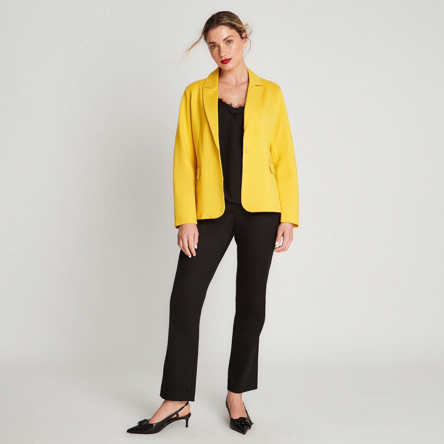 Blazer Con Detalle En Bolsillo Amarillo