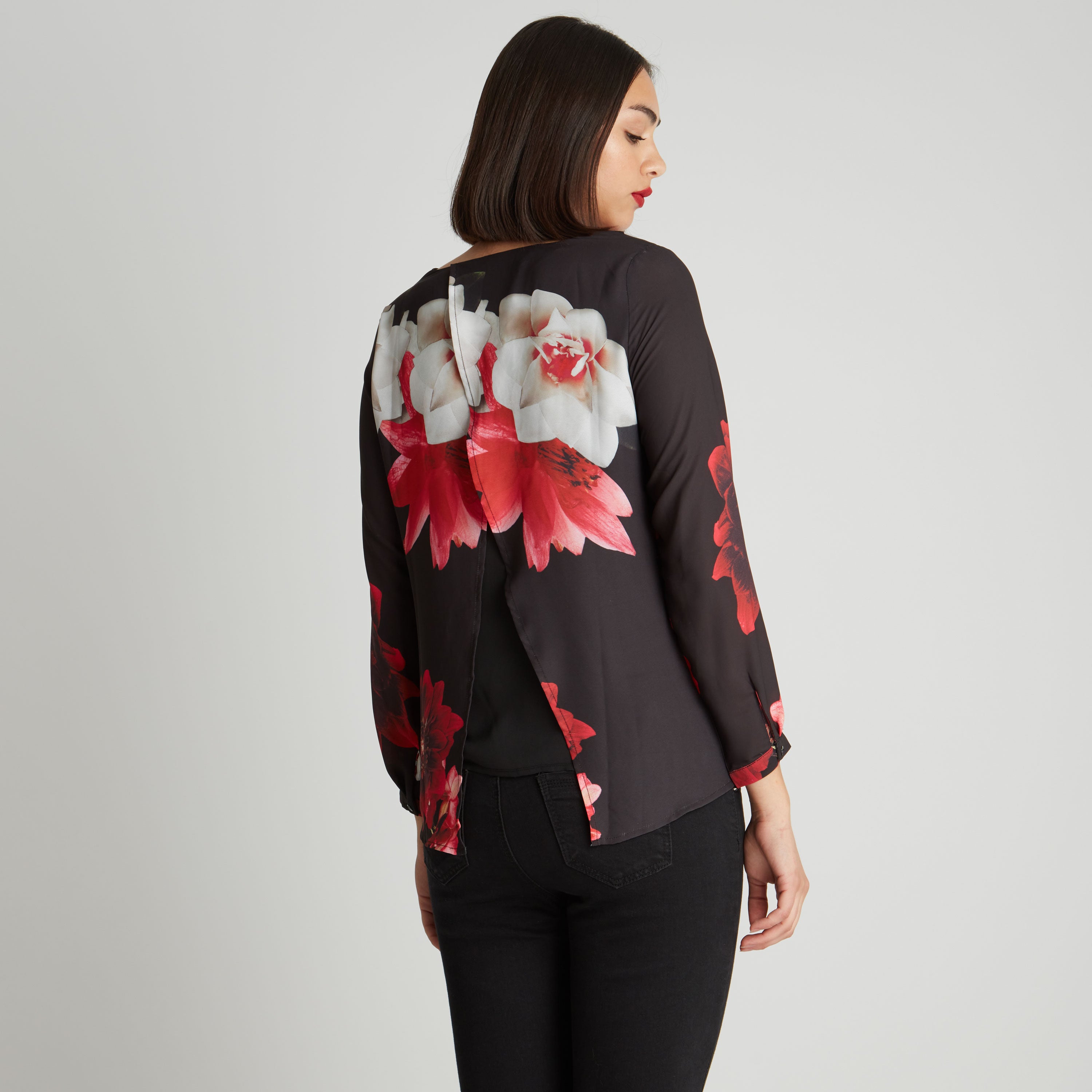 Blusa Con Abertura Falsa En Espalda Negro