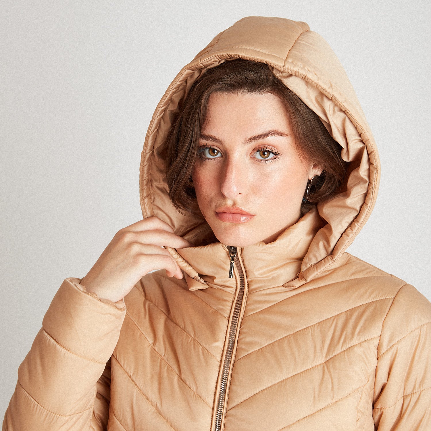 Parka Corta Con Gorro Desmontable Camel