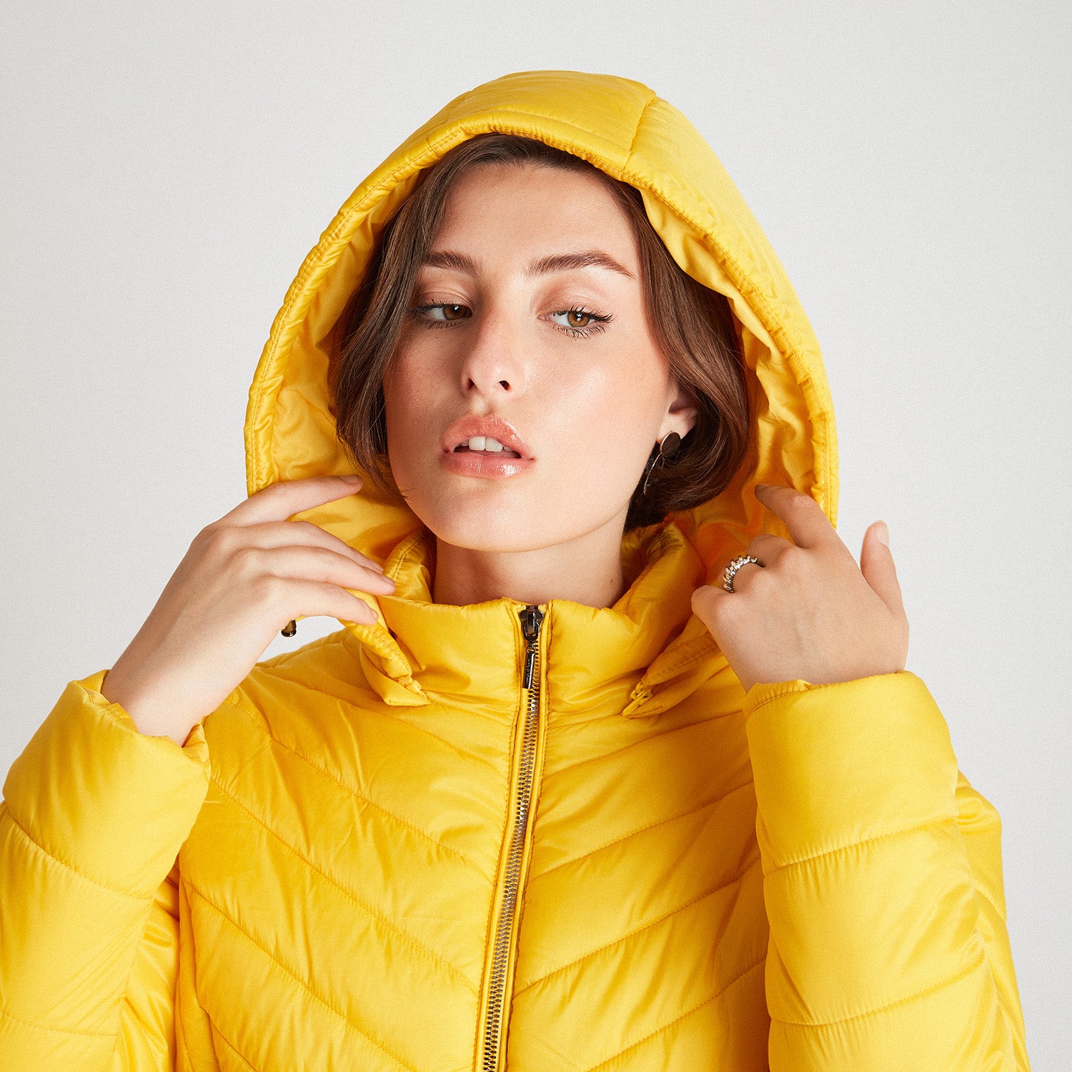 Parka Corta Con Gorro Desmontable Mostaza