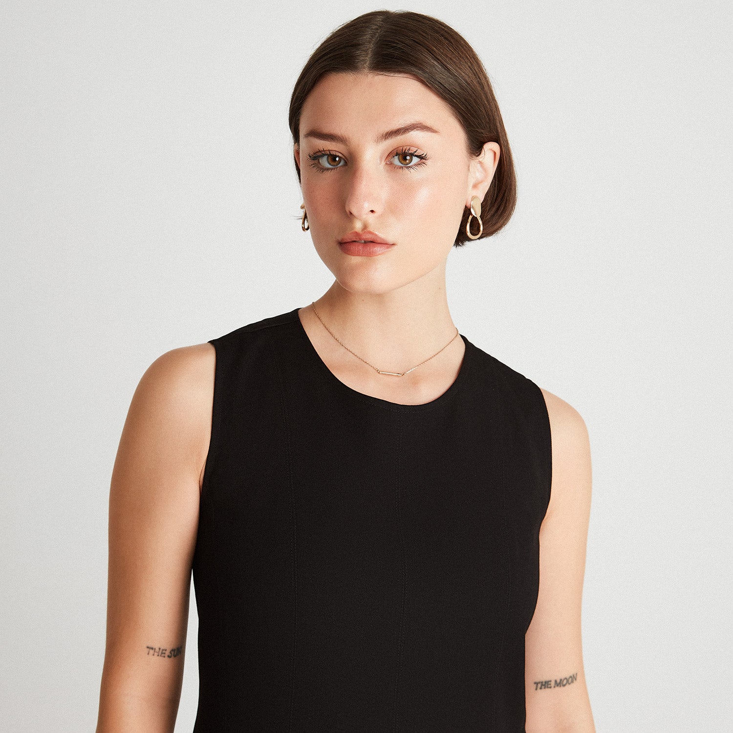 Vestido Tipo Jumper Con Cuello Redondo Sin Mangas Negro