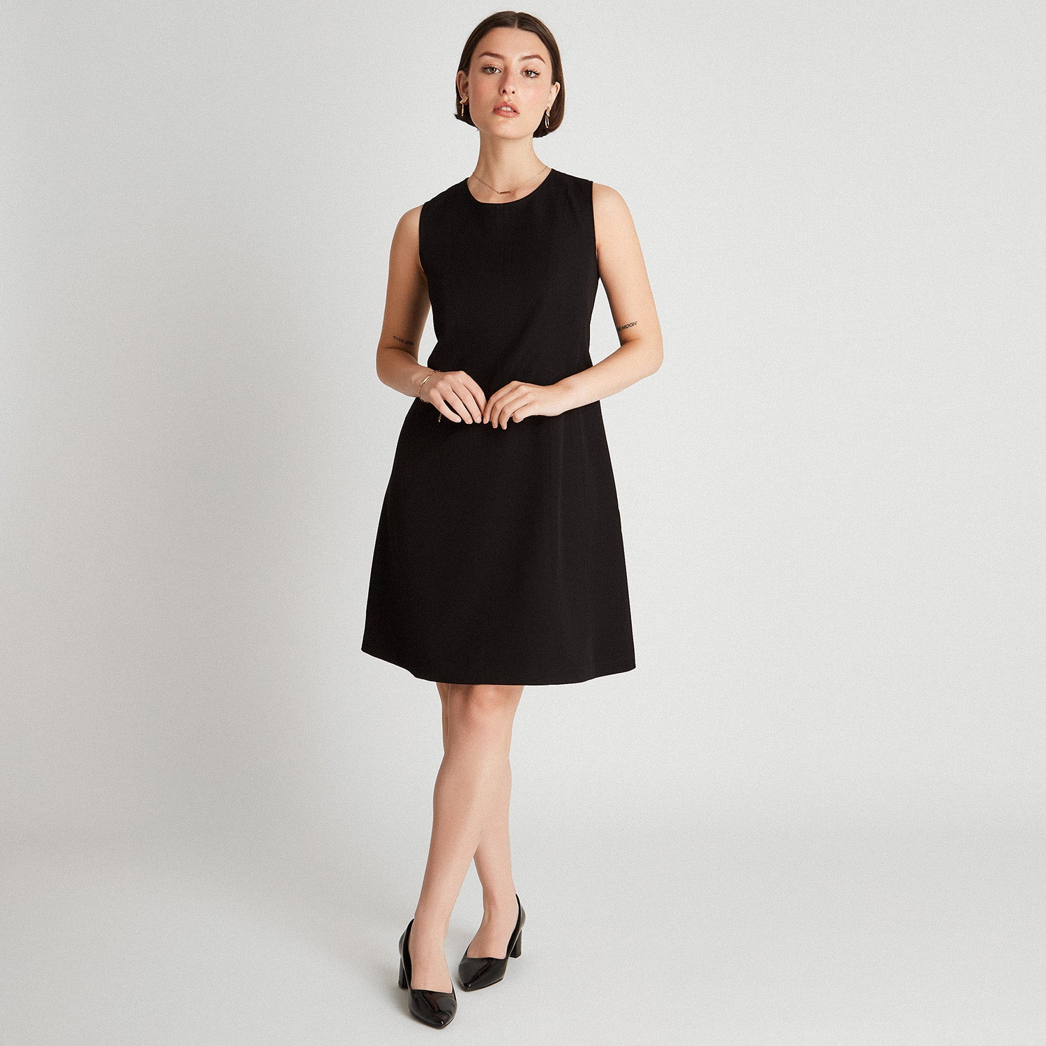 Vestido Tipo Jumper Con Cuello Redondo Sin Mangas Negro