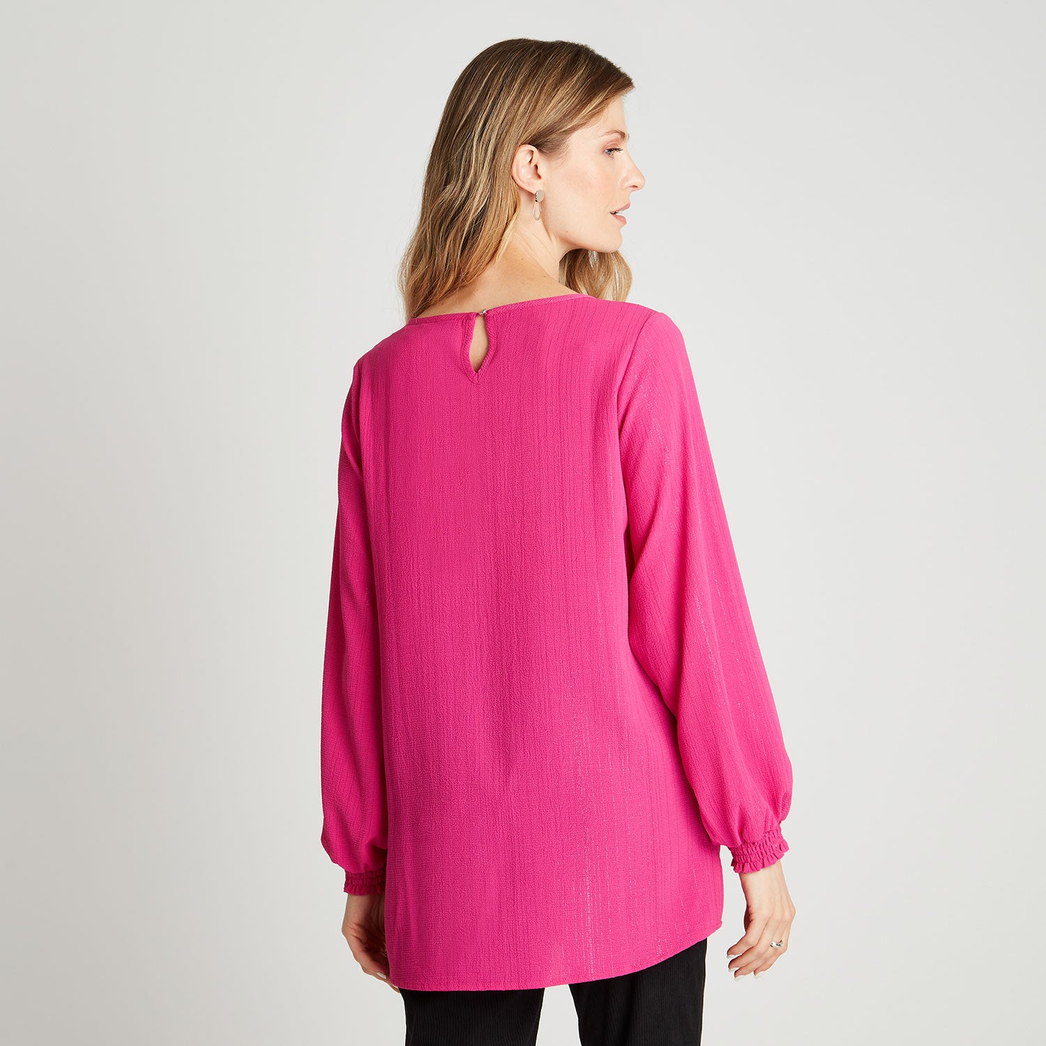 Blusa Manga Larga Con Detalle En Escote Fucsia