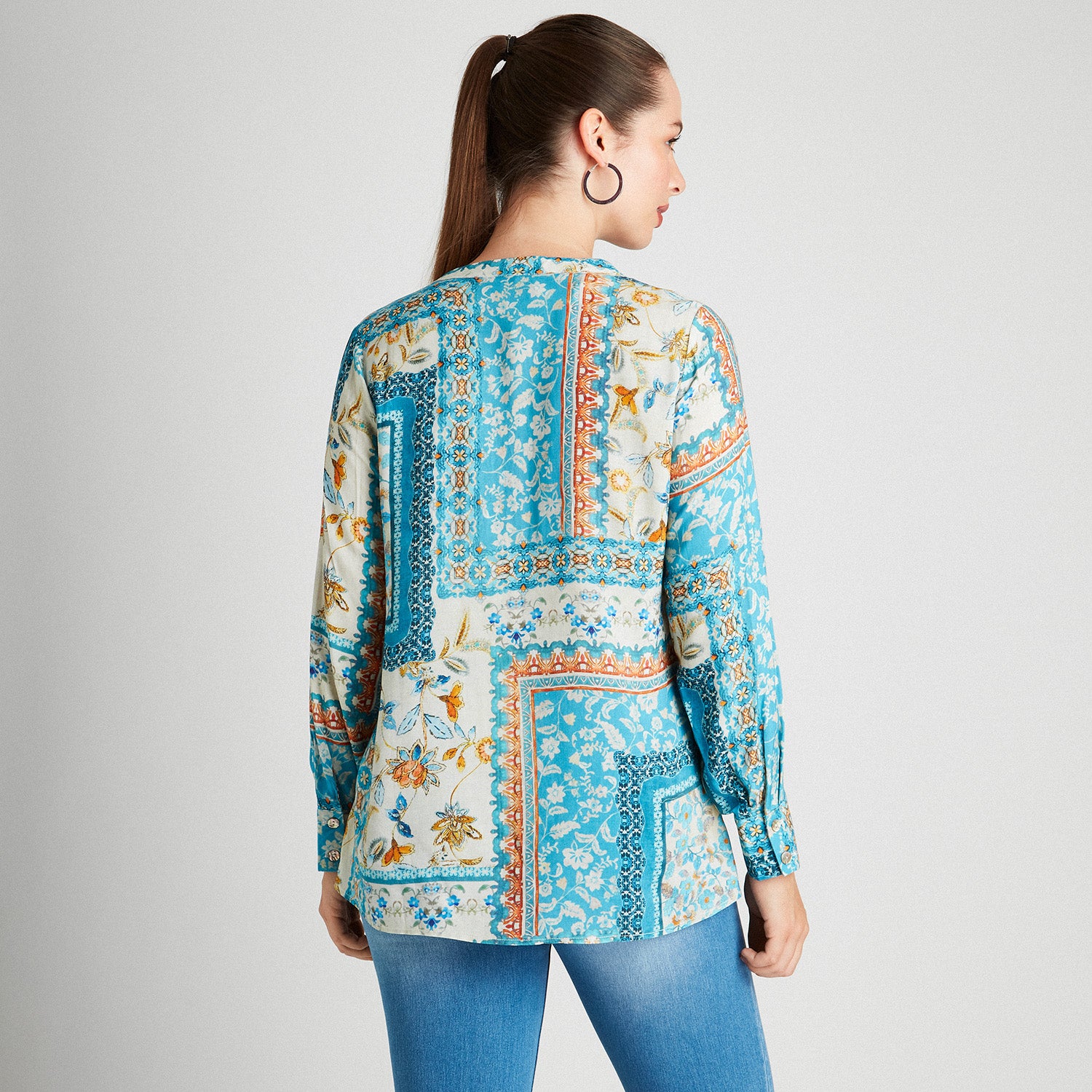 Blusa Manga Larga Cuello Mao Estampada Turquesa