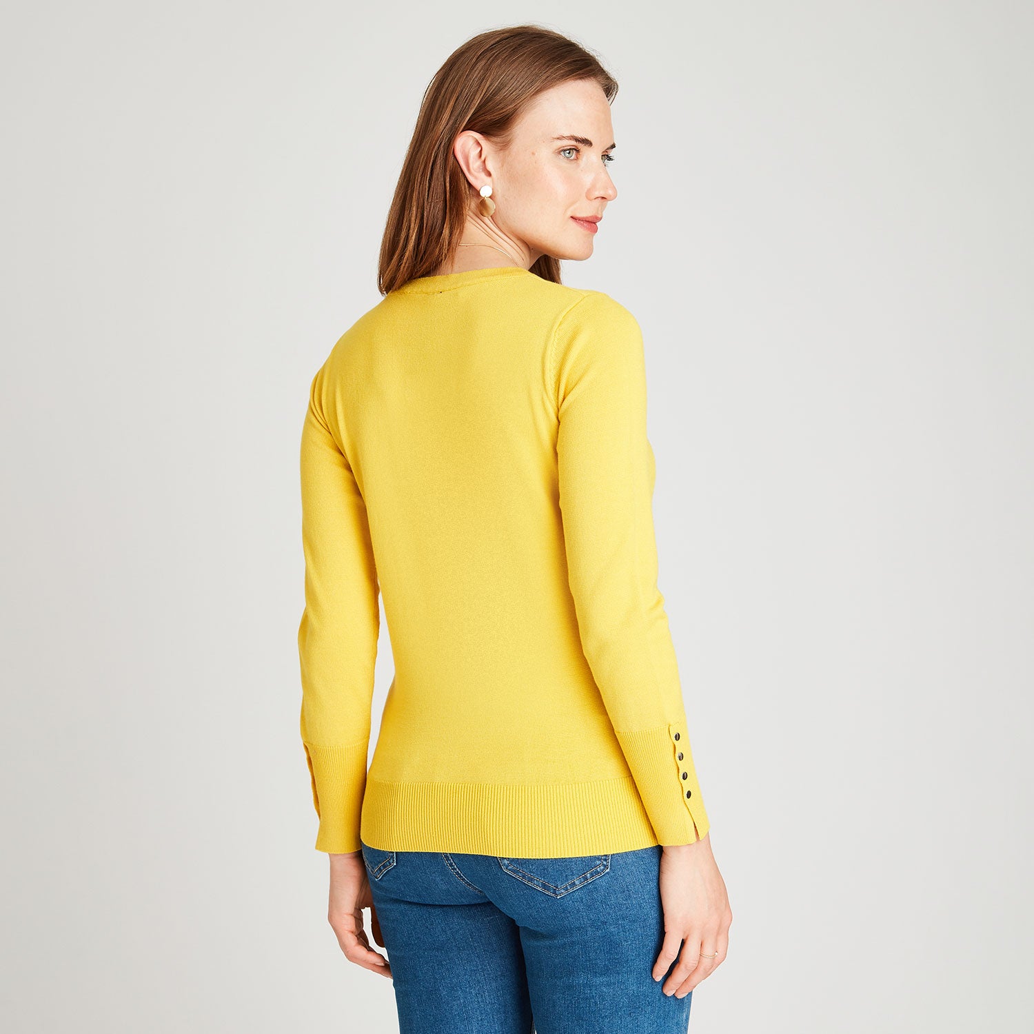 Sweater Cuello Redondo Con Botones Metálicos En Manga Amarillo