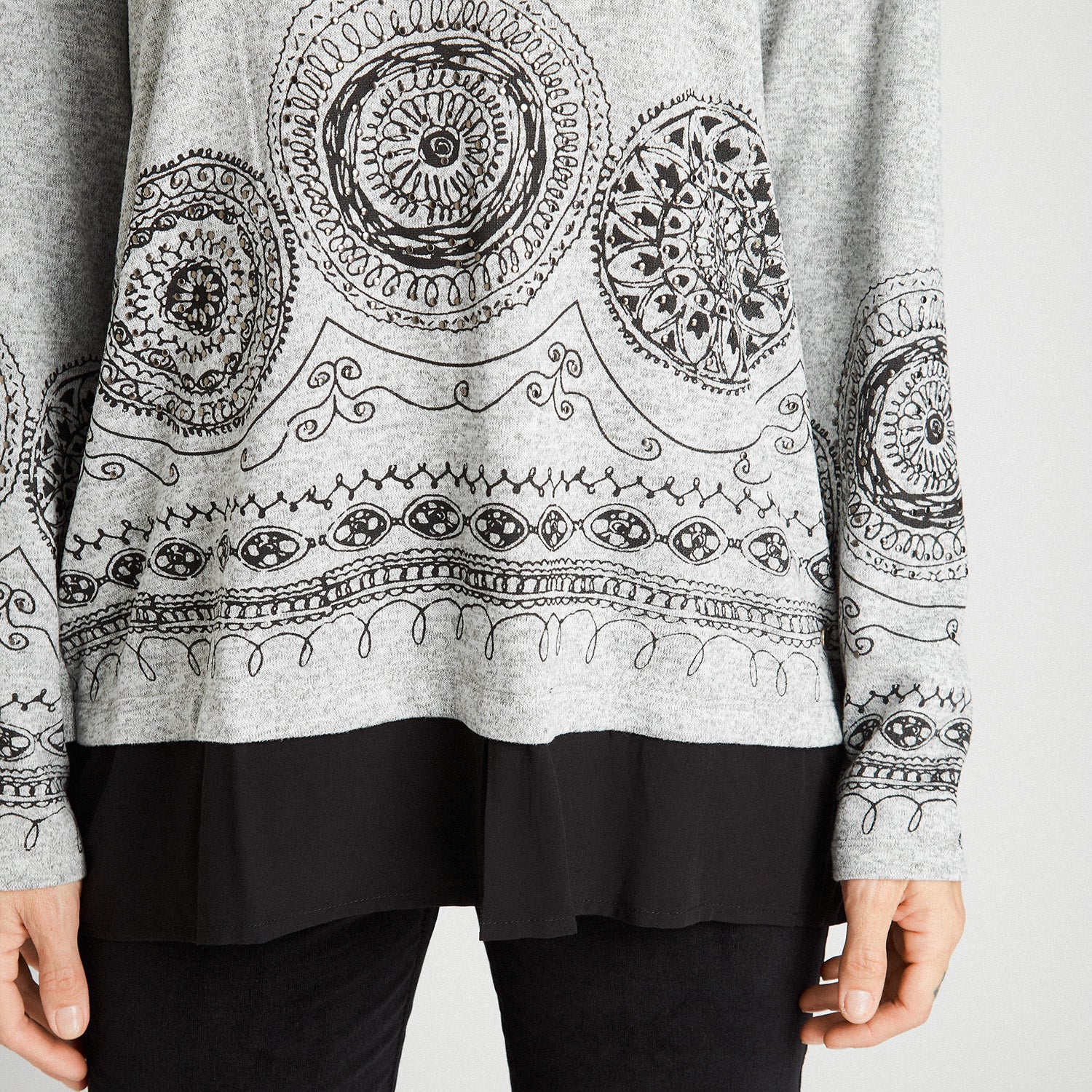Polera De Lanilla Con Blusa Falsa Gris