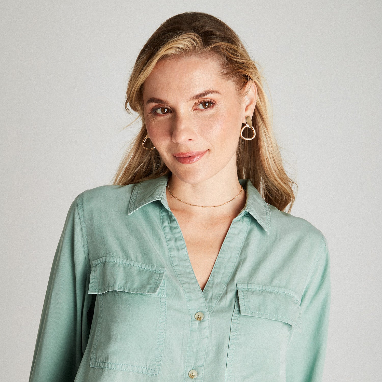 Blusa Verde Menta Cuello Camisero