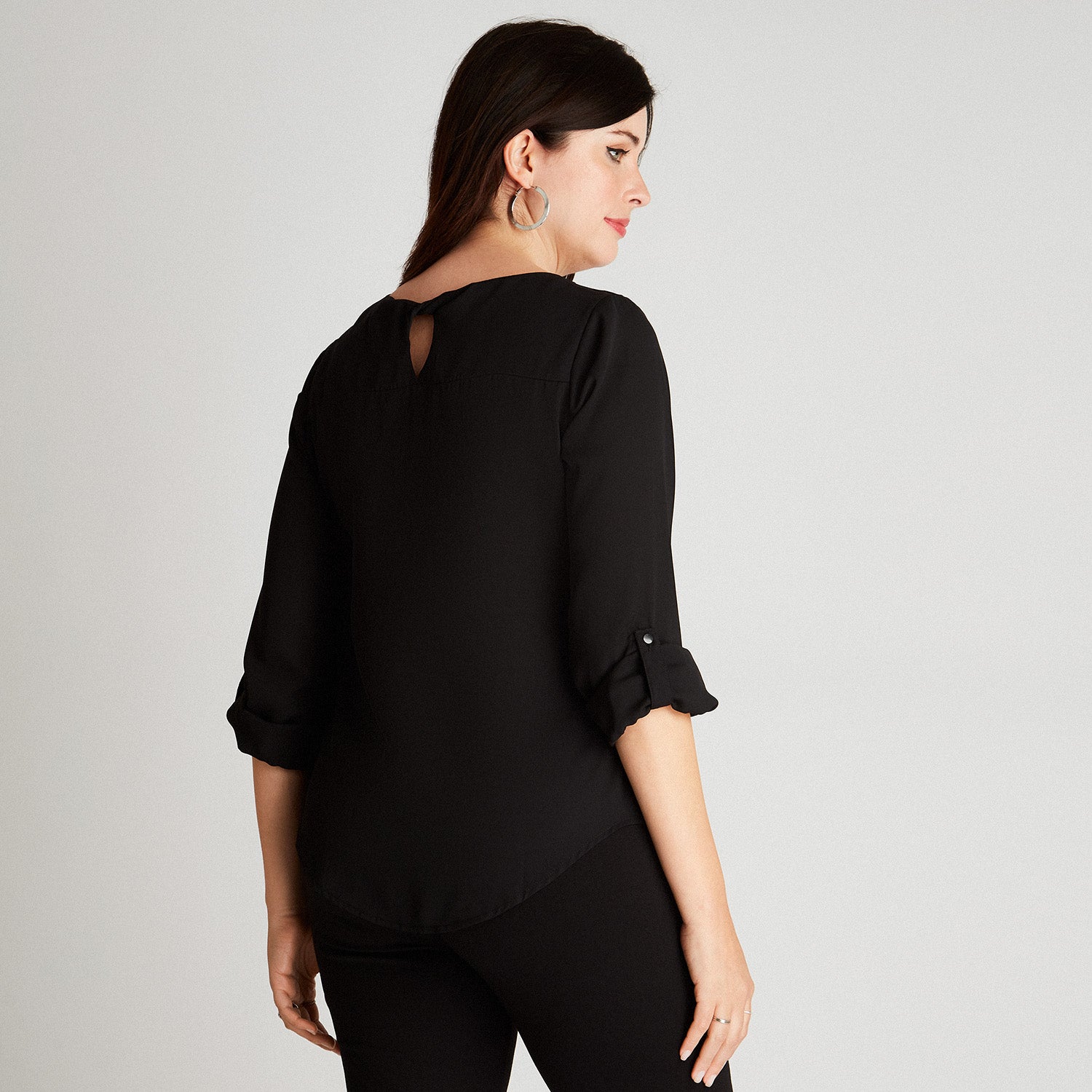 Blusa Negra Cuello Redondo