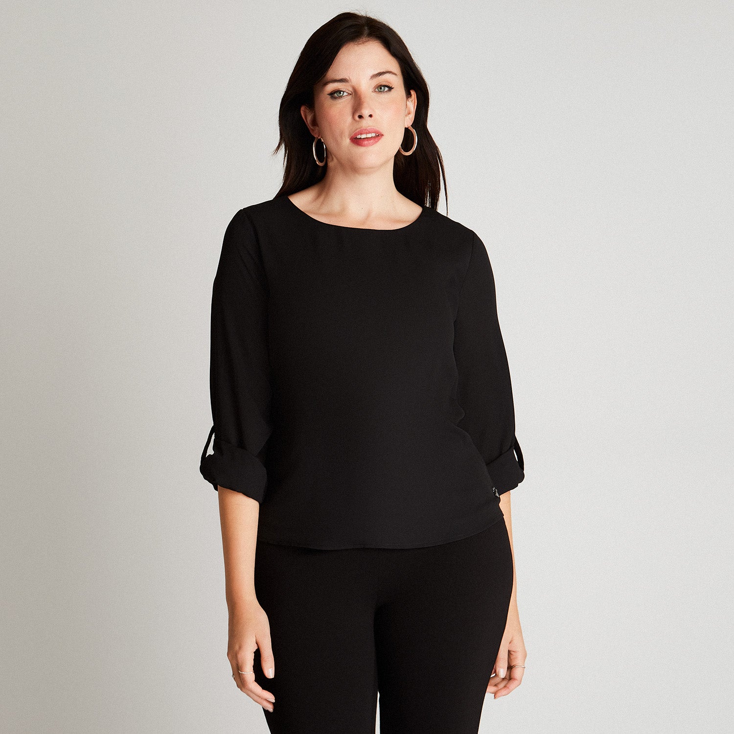 Blusa Negra Cuello Redondo