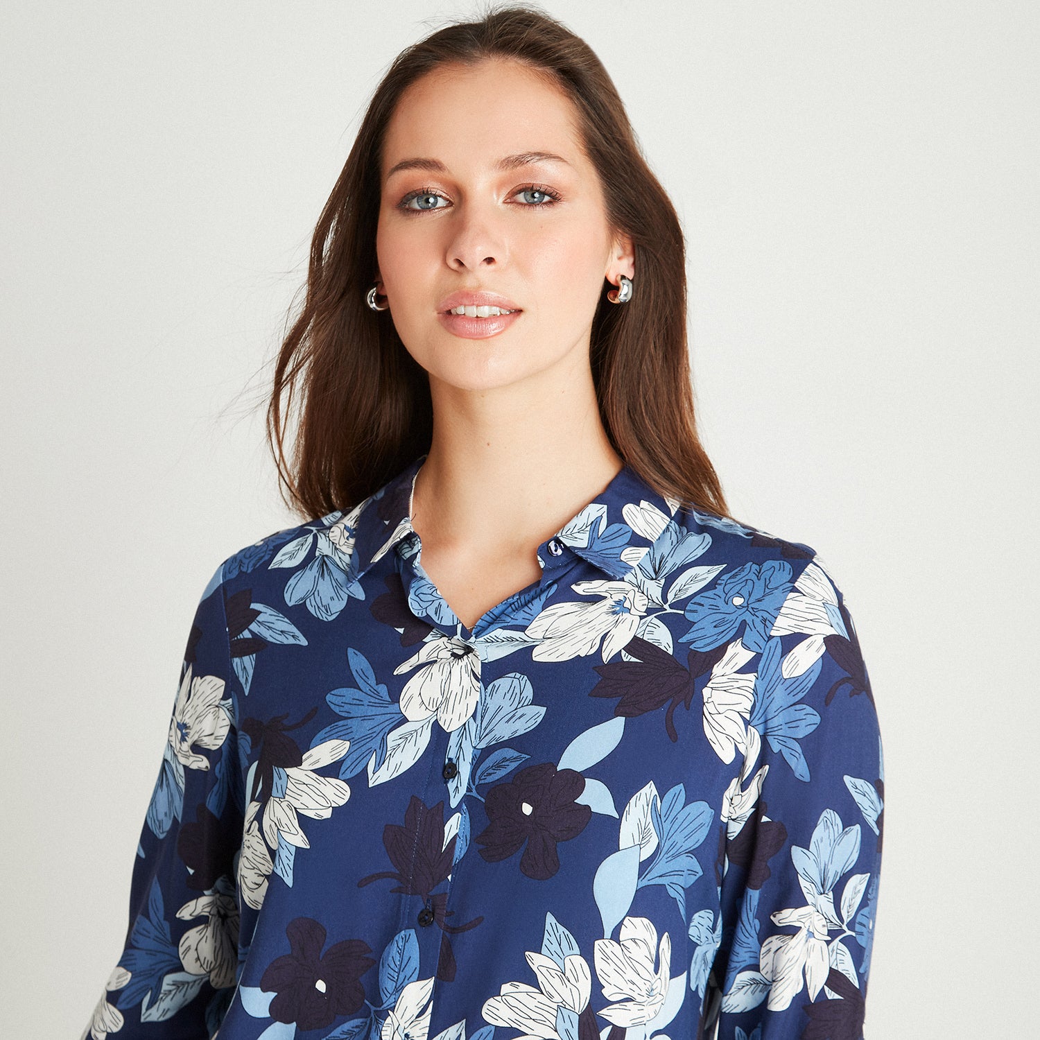 Blusa Índigo Manga Larga Estampado Cuello Camisero