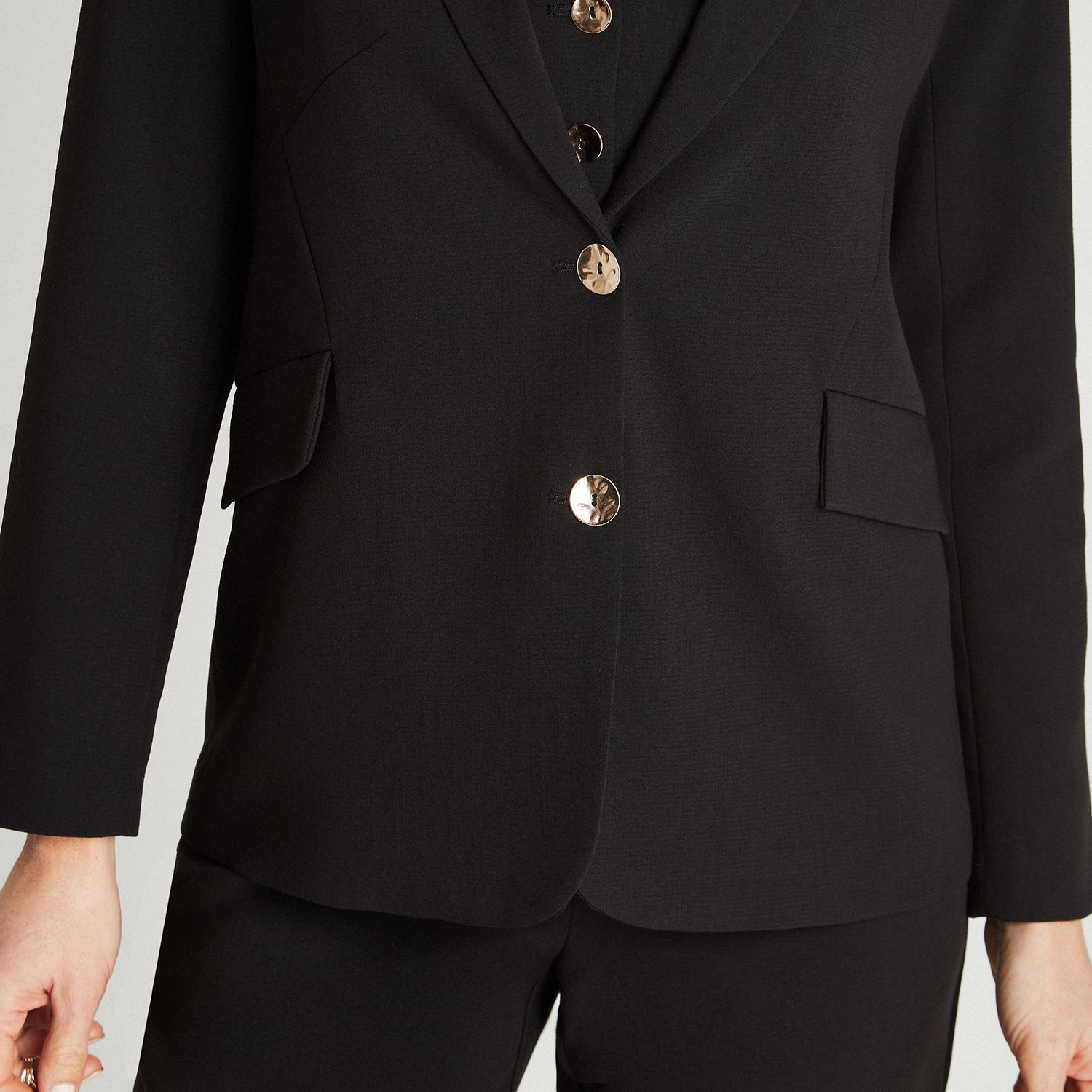 Blazer Negro Manga Larga Cuello Solapa