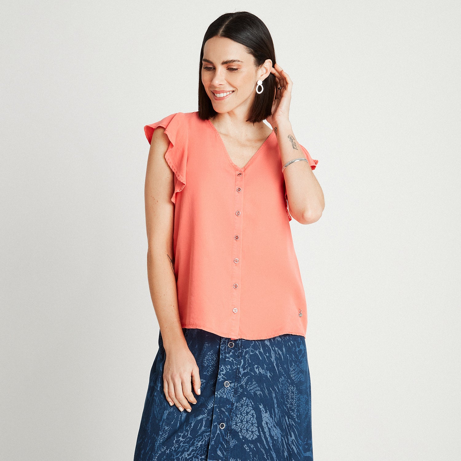 Blusa Coral Manga Corta Cuello V