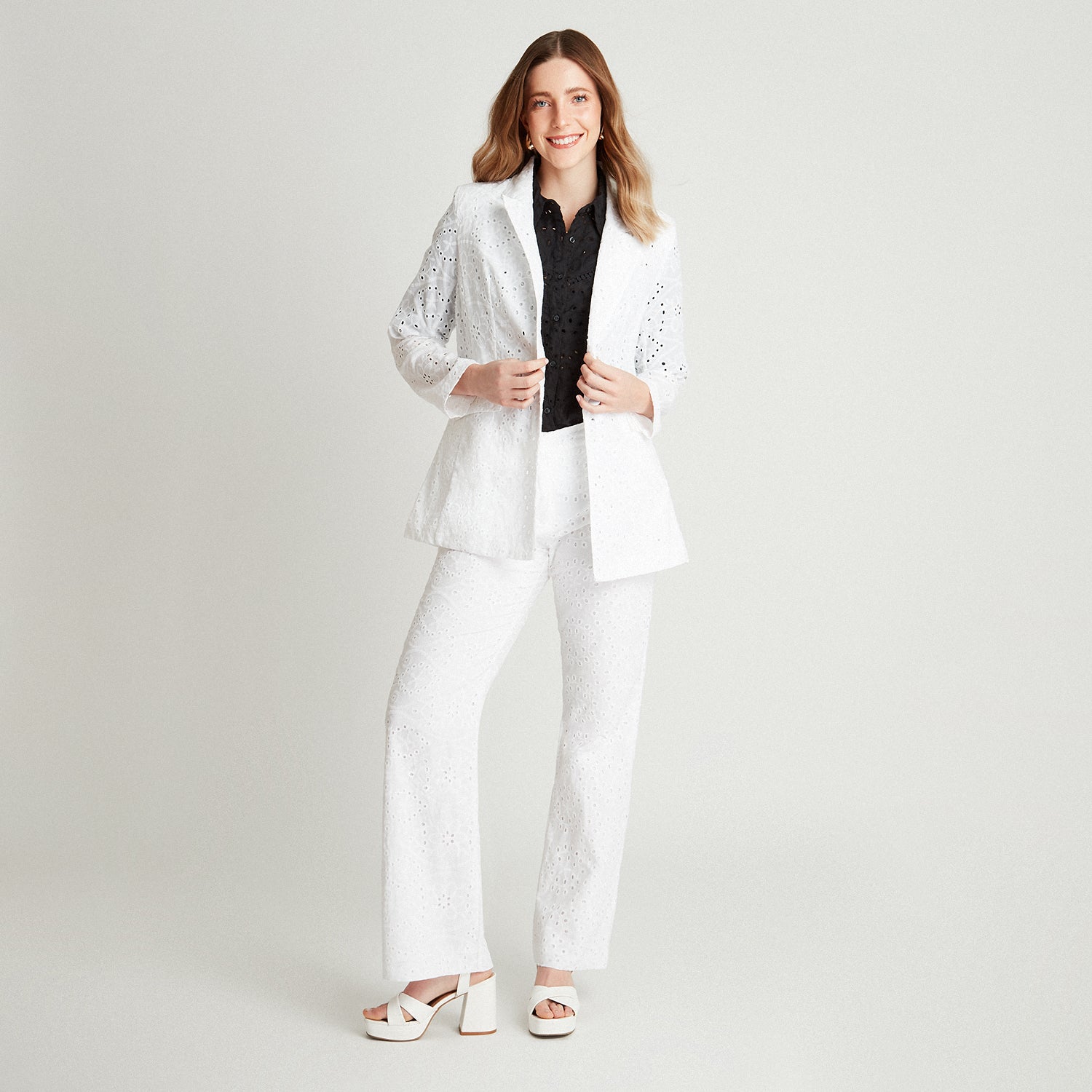 Blazer Blanco De Broderie Cuello Solapa