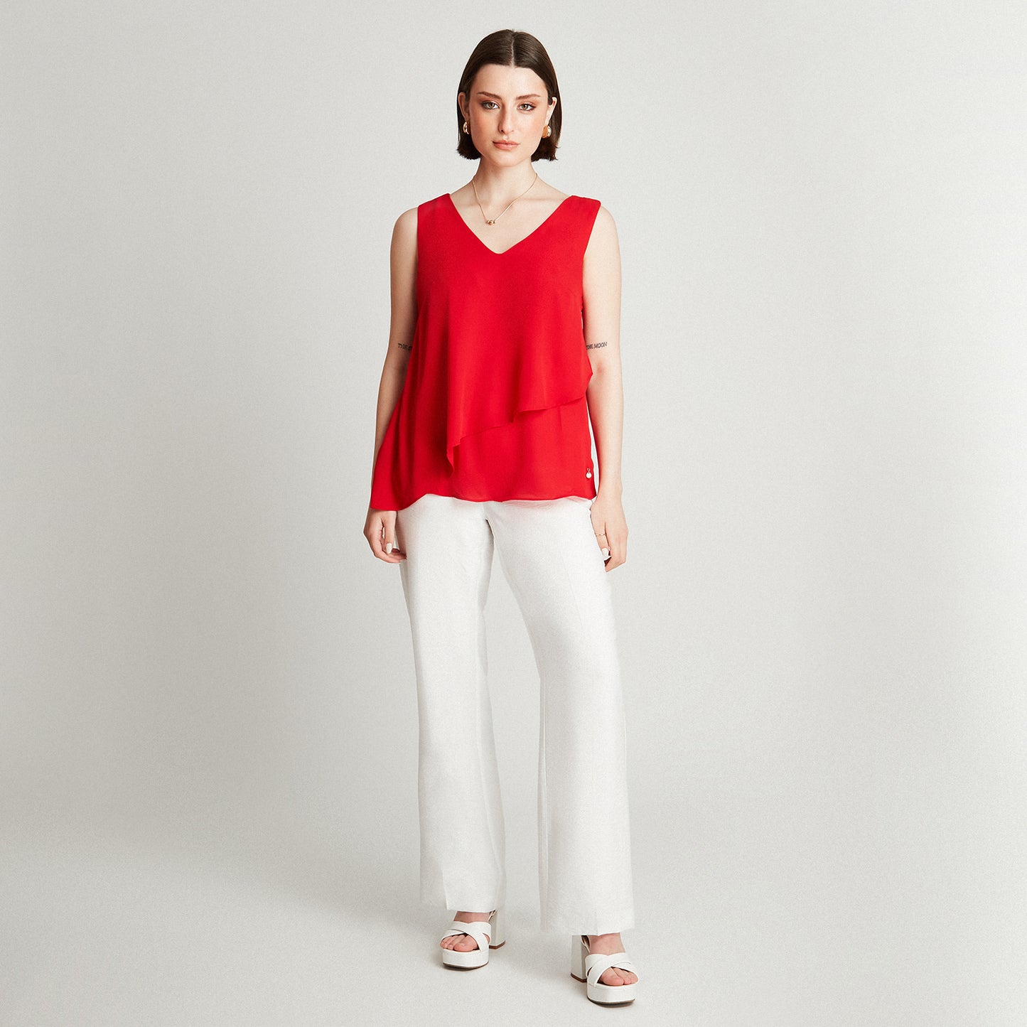 Blusa Rojo Sin Manga Cuello V Capas