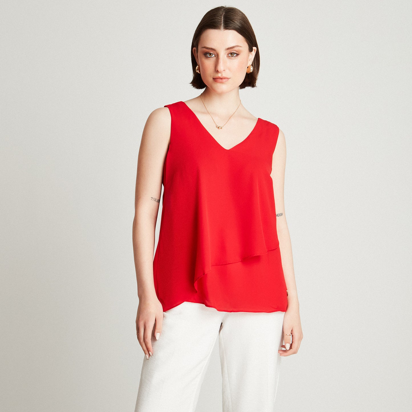 Blusa Rojo Sin Manga Cuello V Capas