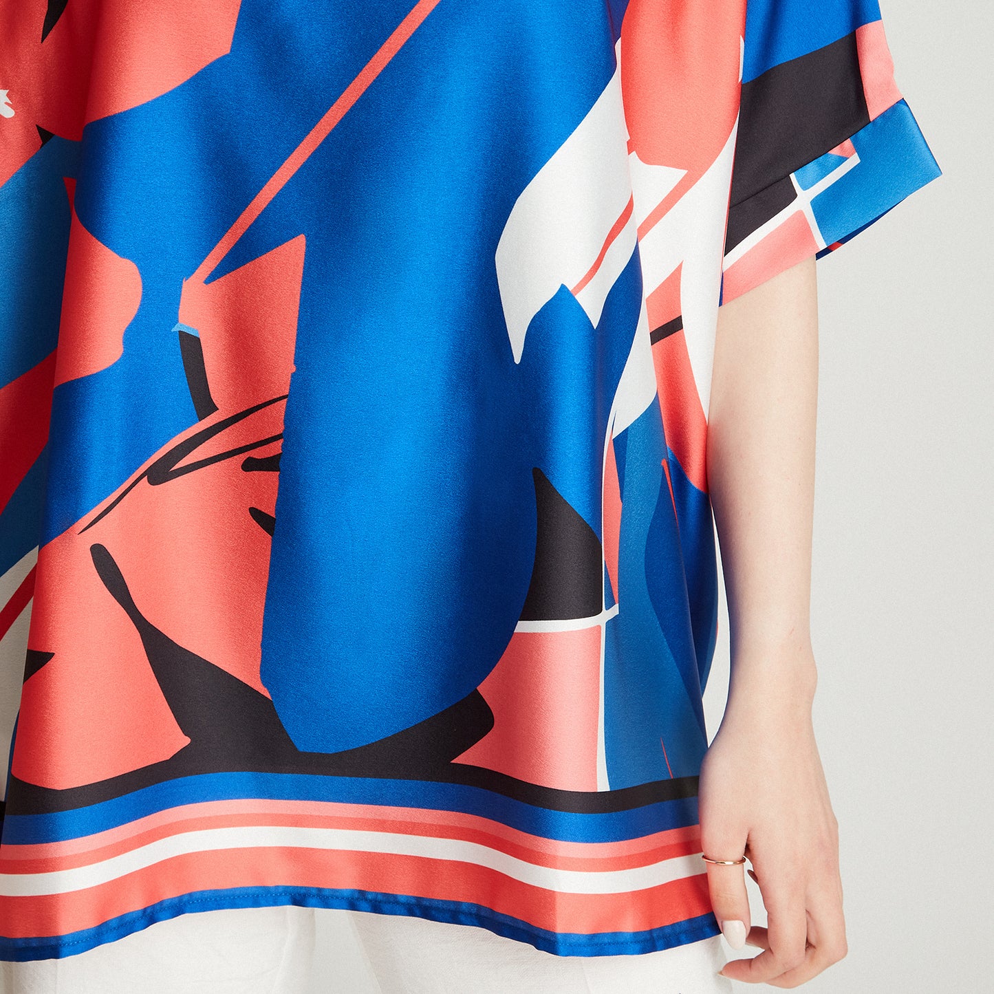 Túnica Coral Satín Estampado - Lorenzo di Pontti