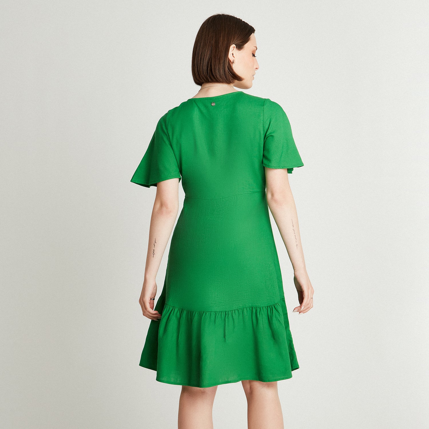 Vestido De Lino Verde Escote V Con Botones