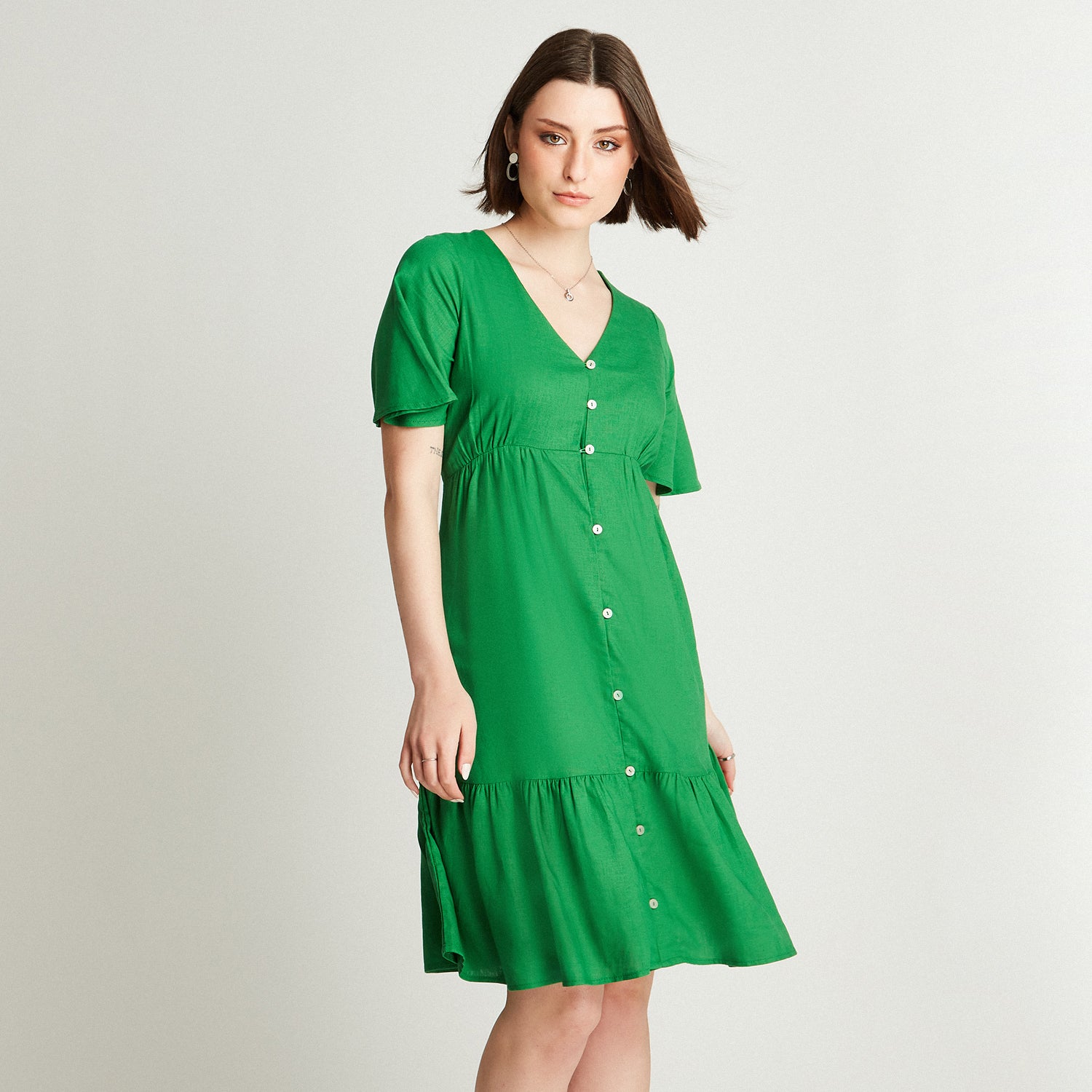 Vestido De Lino Verde Escote V Con Botones